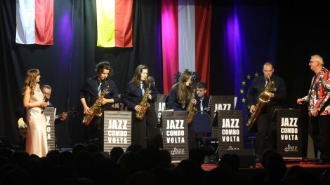 PRZEGLĄD GRUP ARTYSTYCZNYCH • Jazz Combo Volta • „Swing na lato” • koncert
