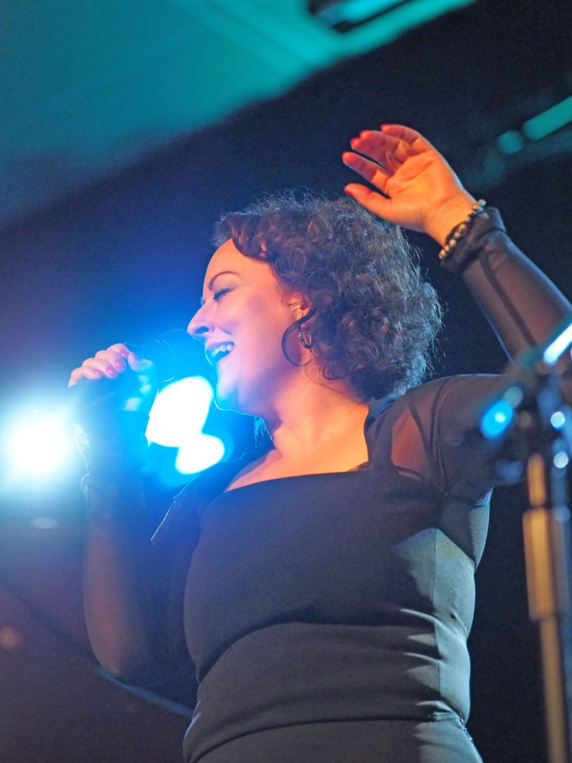 Agnieszka Kledzik Trio • „Night in Powiśle” • Koncert karnawałowy w rytmie swingu i bebopu