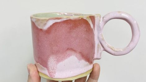 Ceramika użytkowa. Kubki i czarki zamieniamy w dzieła sztuki.