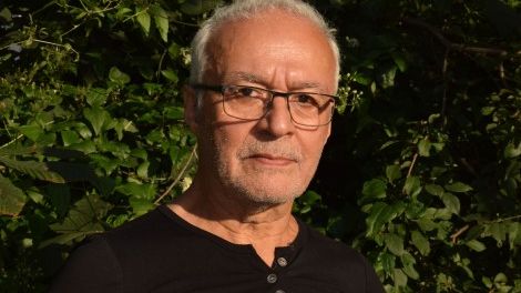 W KRĘGU KULTURY • Spotkanie autorskie z Maciejem Henem – autorem książki „Tratwy z pomarańczami”