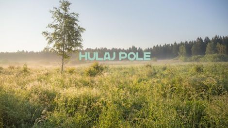 Hulaj Pole zaśpiewa o zaświatach,  sieroctwie, żalu i tęsknocie w Rotacyjnym Domu Kultury